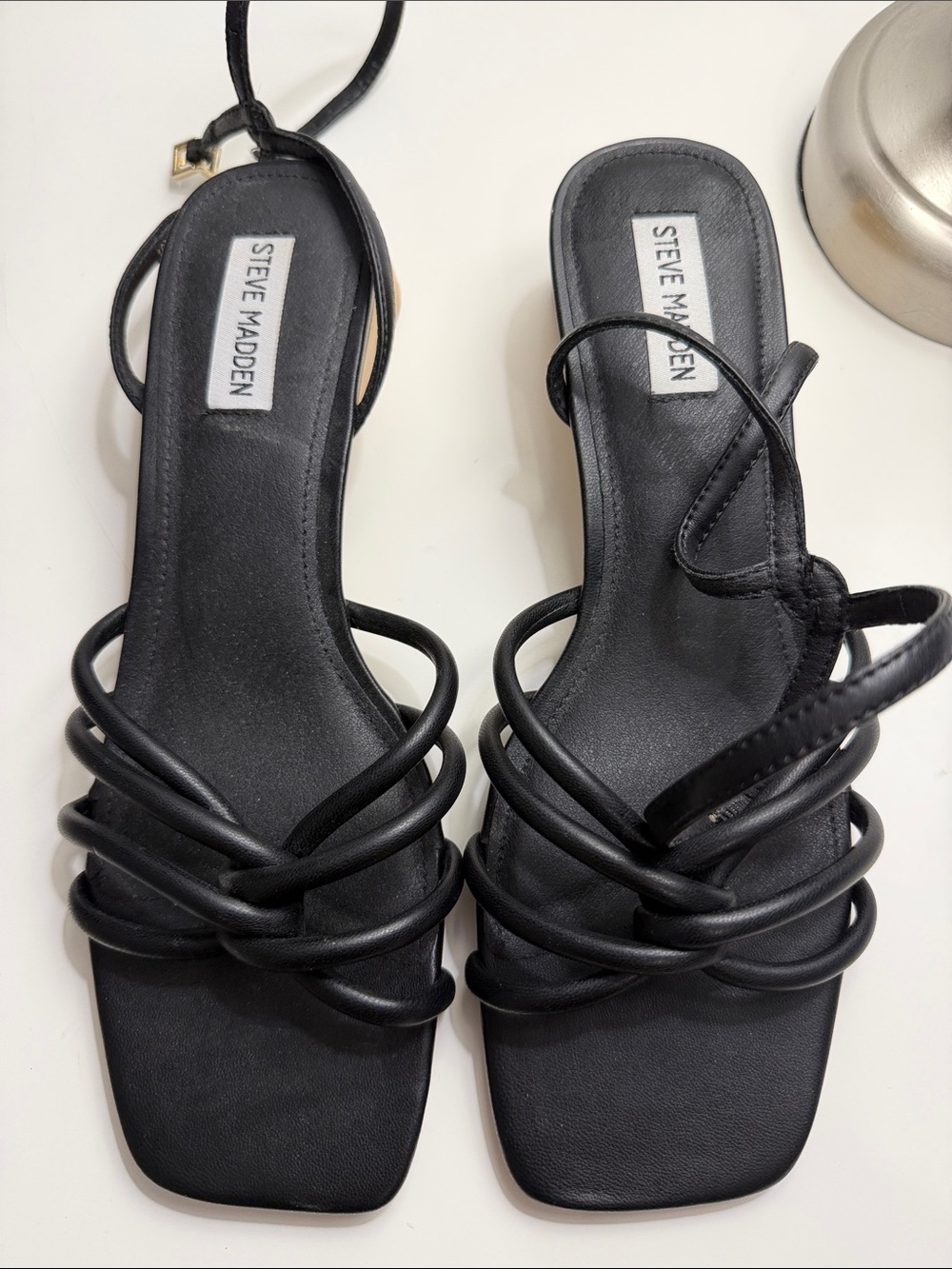 Steve Madden Black Multi-Strap Square-Toe Sandals SZ 10